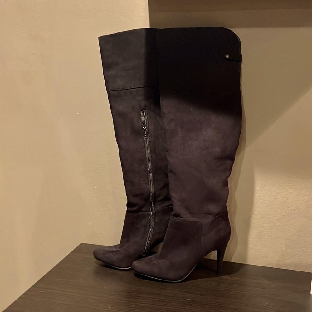 beautiful black boots over the knee very stylish!! like new worn once